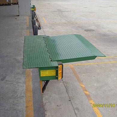 電動臺邊式高度調(diào)節(jié)板