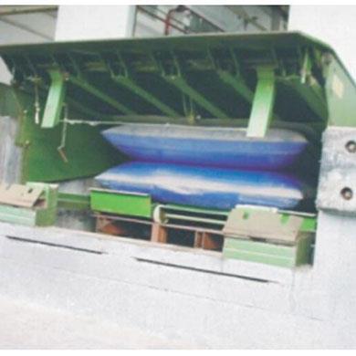 氣袋式貨臺高度調(diào)節(jié)板